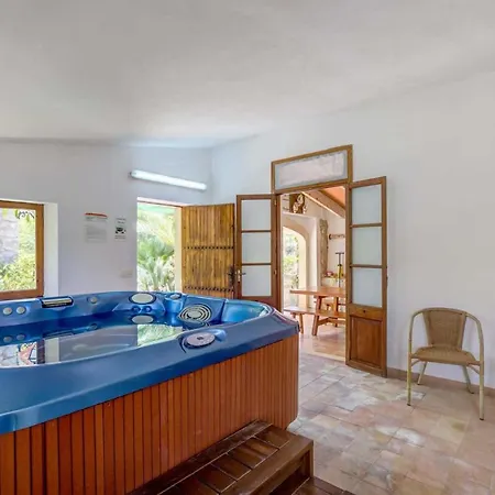Villa Ca'n Reus